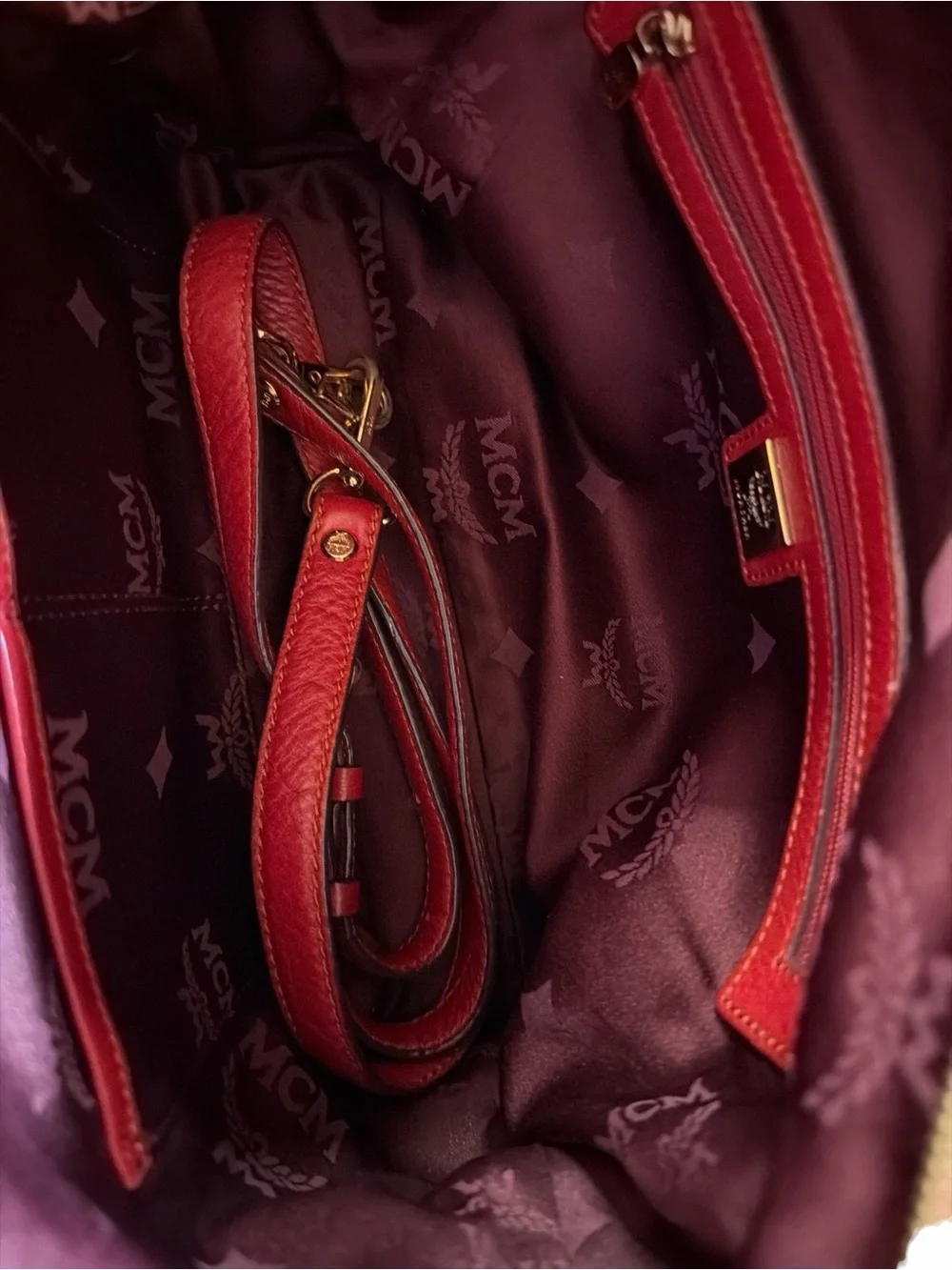 MCM Red Leather‎ Shoulder Bag